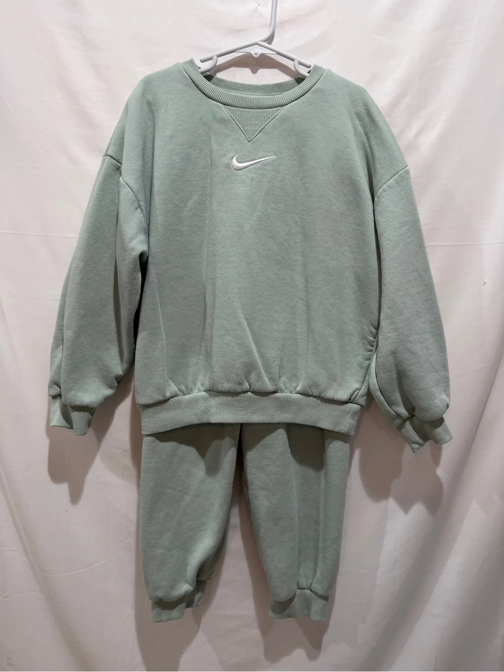 Nike Kids Mint Green Sweatshirt & Jogger Set - Light Green